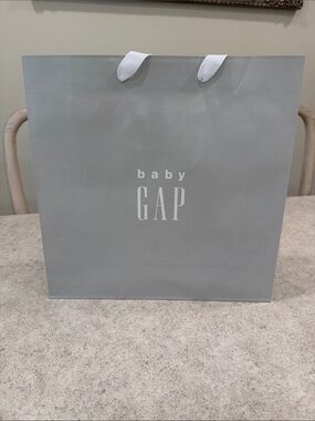 GAP Baby Gift Bag in Light Gray with White Handles